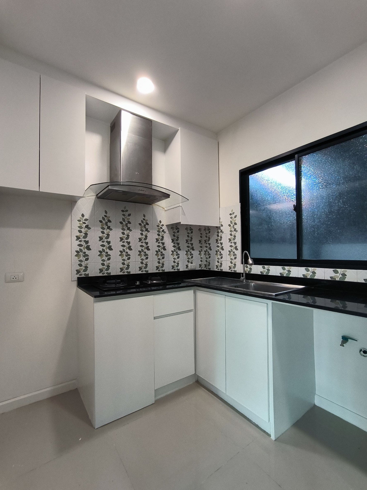 For SaleTownhomePattanakan, Srinakarin : 3-Storey Townhome for Sale – Patio Srinakarin-Rama9 Newly renovated and ready to move in, only 4.25 Million