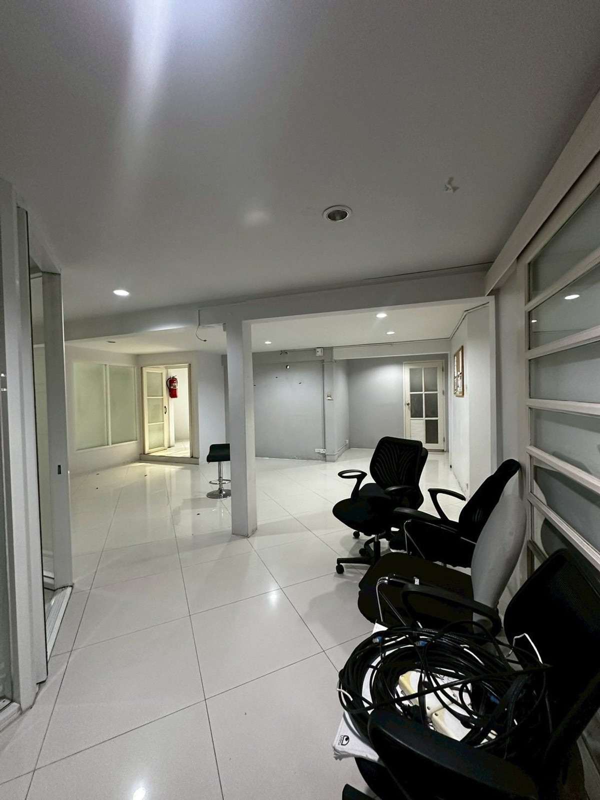 ให้เช่าบ้านโชคชัย4 ลาดพร้าว71 : ᚱ ให้เช่า โฮมออฟฟิศ ✅ห้องทำงาน 4–5 ห้อง 151 ตร.ว. 🔥ที่จอดรถ 8–10 คัน🔥บ้านเดี่ยว 2 ชั้น เดินเพียง 2 นาทีถึง MRT ลาดพร้าว