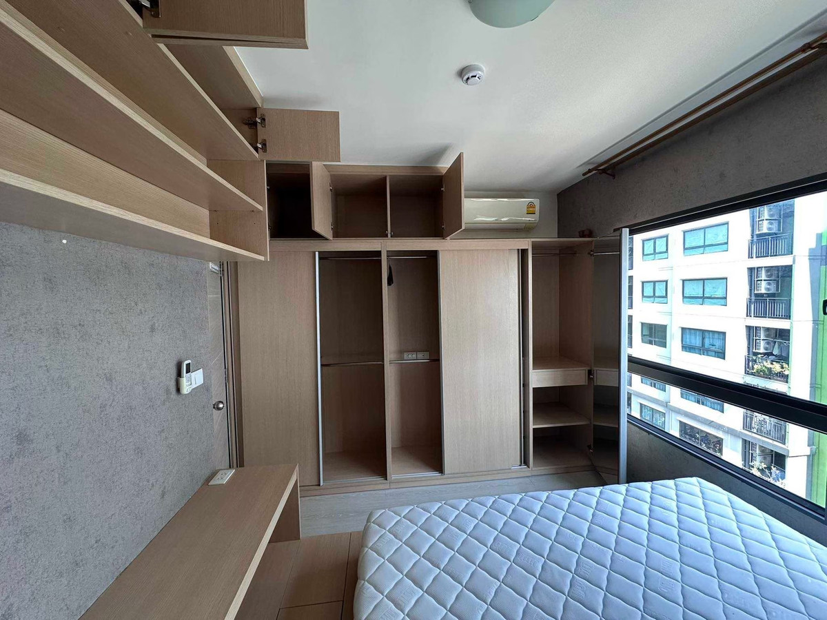 For SaleCondoVipawadee, Don Mueang, Lak Si : Urgent sale! Condo ready to move in, good location, Don Mueang-Songprapha, Grene Condo, Don Mueang-Songprapa, near Red Line Don Mueang / MRT Si Rat, corner room, 5th floor, size 34 sq m. Free common fees for the first year.