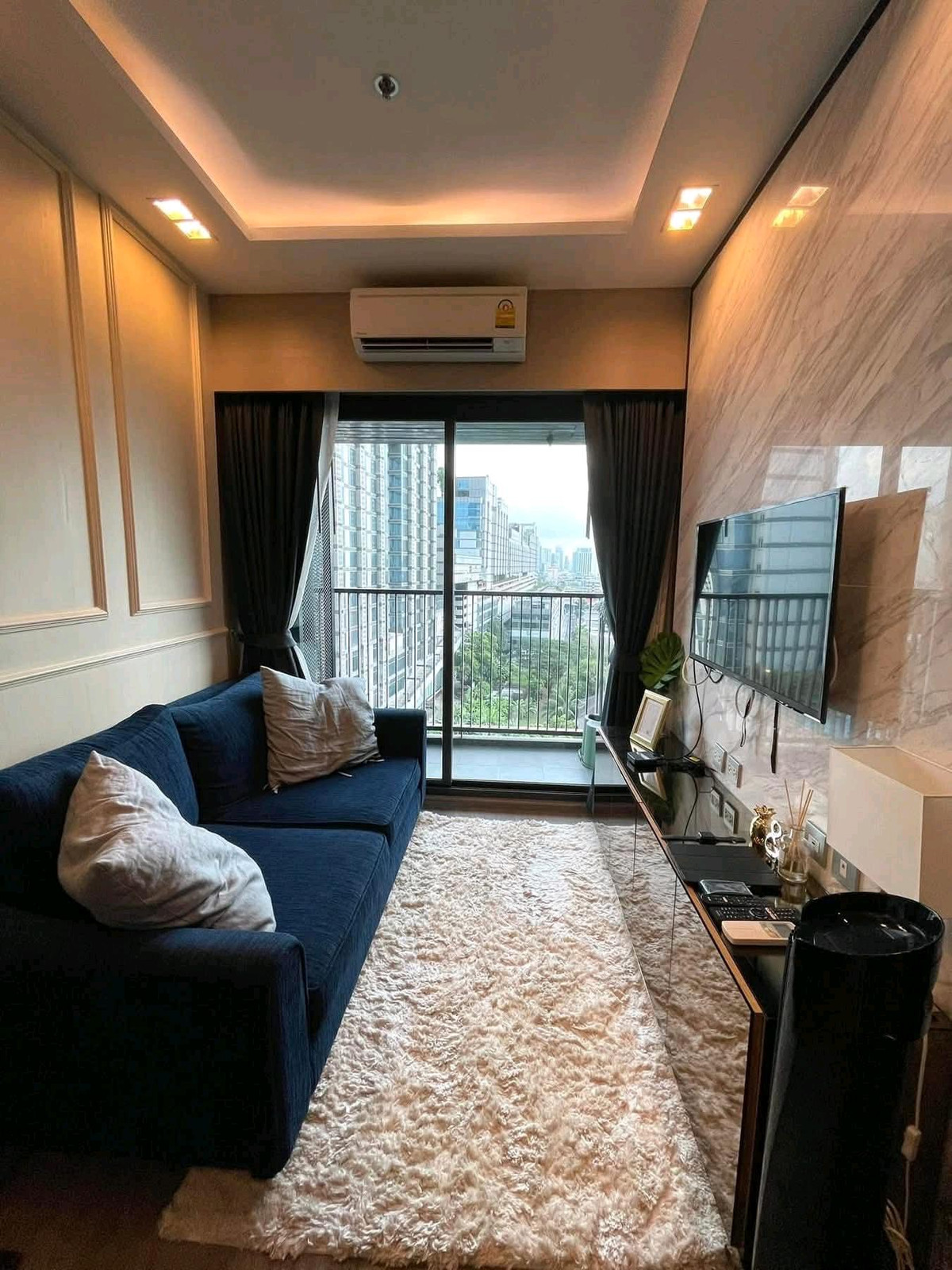 For RentCondoLadprao, Central Ladprao : Beautiful room, built-in throughout the room, next to MRT Lat Phrao, very convenient to travel 🚆✨️
