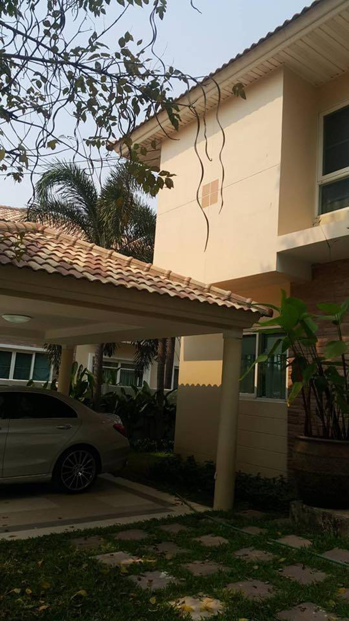 For RentHouseLadkrabang, Suwannaphum Airport : Single house for rent, Supalai Suan Luang, next to Chaloem Phrakiat Rama 9 Road (Rt-01).