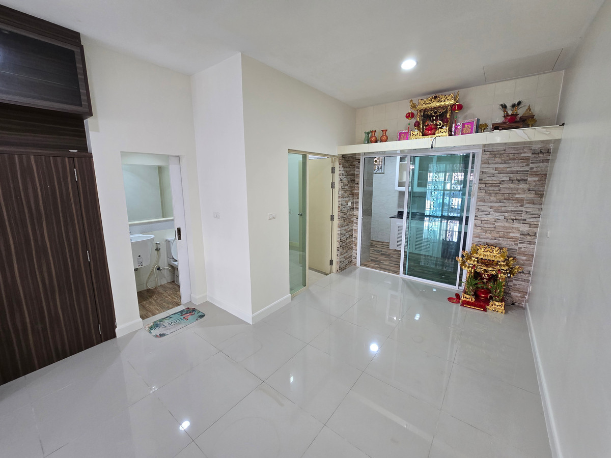 ให้เช่าทาวน์โฮมเอกชัย บางบอน : ทาวน์เฮ้าส์ 3BED 3BATH | 264ตรม | BTS วุฒากาศ | 28,000/เดือน (เลี้ยงสัตว์ได้🐶🐱✅)