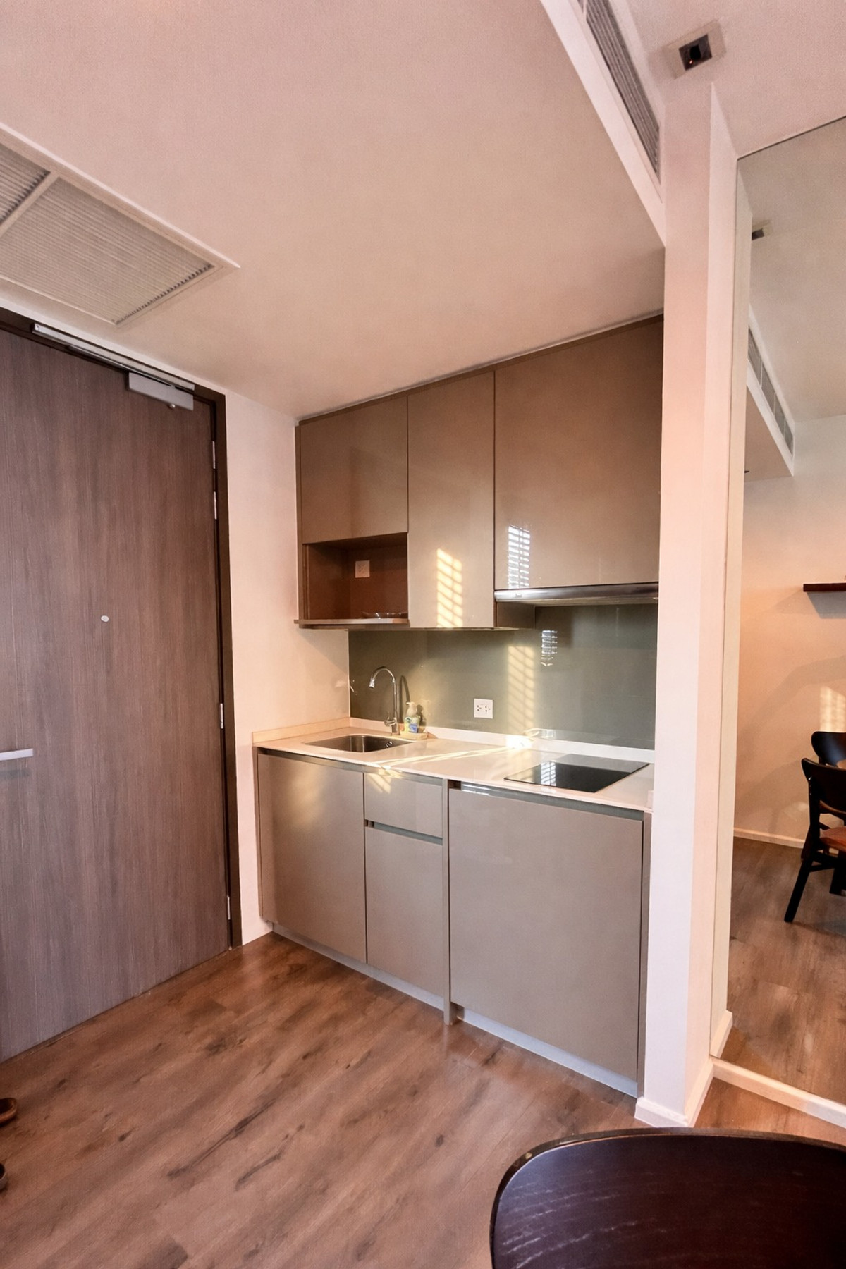 For RentCondoOnnut, Udomsuk : ✨Condo for Rent : Whizdom Essence Sukhumvit (AP-02) ( line : @condo91 )