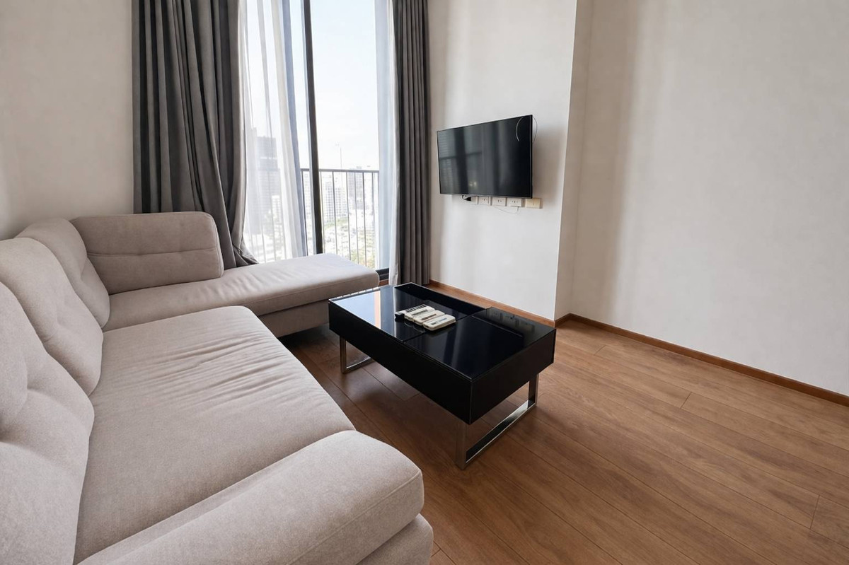 For RentCondoSukhumvit, Asoke, Thonglor : 🏢 ✨ 出租 /  Noble Be 33 | 25th Floor – High Floor, Bright & Airy Living  A beautiful high-floor unit with a great atmosphere and excellent ventilation Designed to make every day feel calm, comfortable, and truly relaxing 