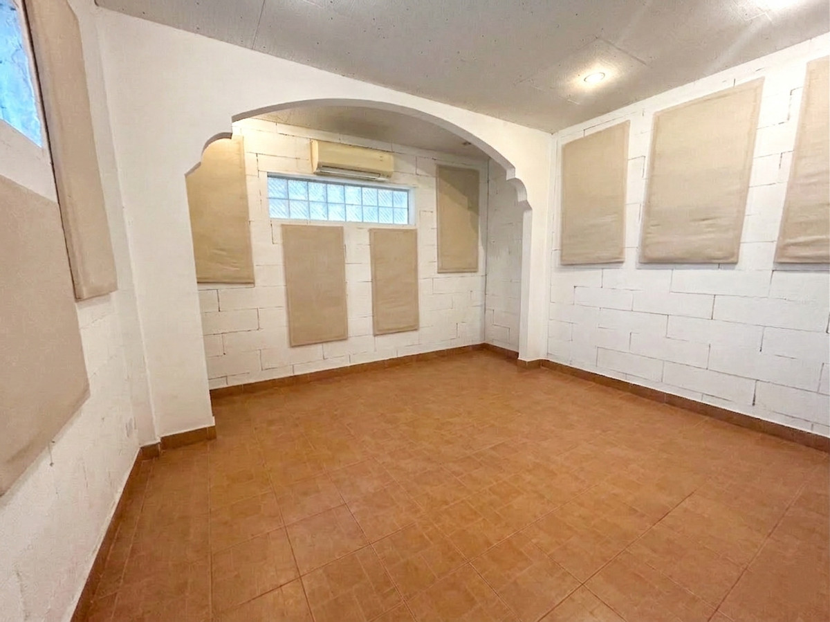 For SaleHousePathum Thani,Rangsit, Thammasat : Muang Ake Village Project 1 / 8 Bedrooms (For Sale), Muang Ake Village 1 / 8 Bedrooms (FOR SALE) BNS060