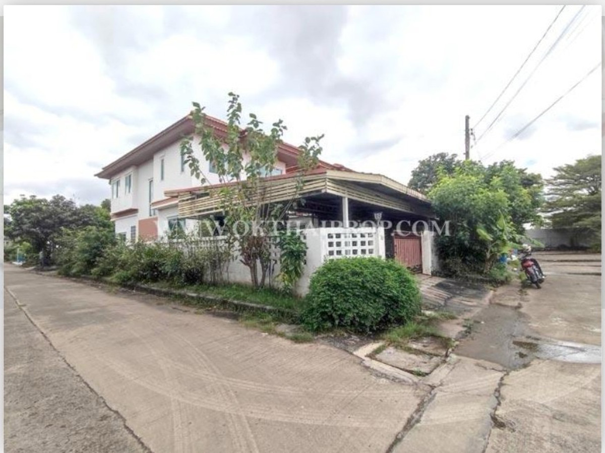 For RentHouseLadkrabang, Suwannaphum Airport : Single house for rent Sap Charoen Village, Chalong Krung 53, near the Chaloem Phrakiat 72nd Birthday Sports Center.