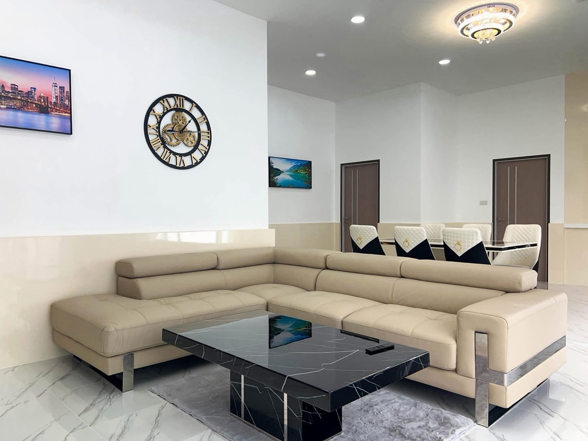 For SaleHousePattaya, Bangsaen, Chonburi : Luxury Pool Villa for Sale Huai Yai, Brand New House with Private Pool Near Sukhumvit Road and Jomtien Beach, Ideal for Investment and Daily Rental