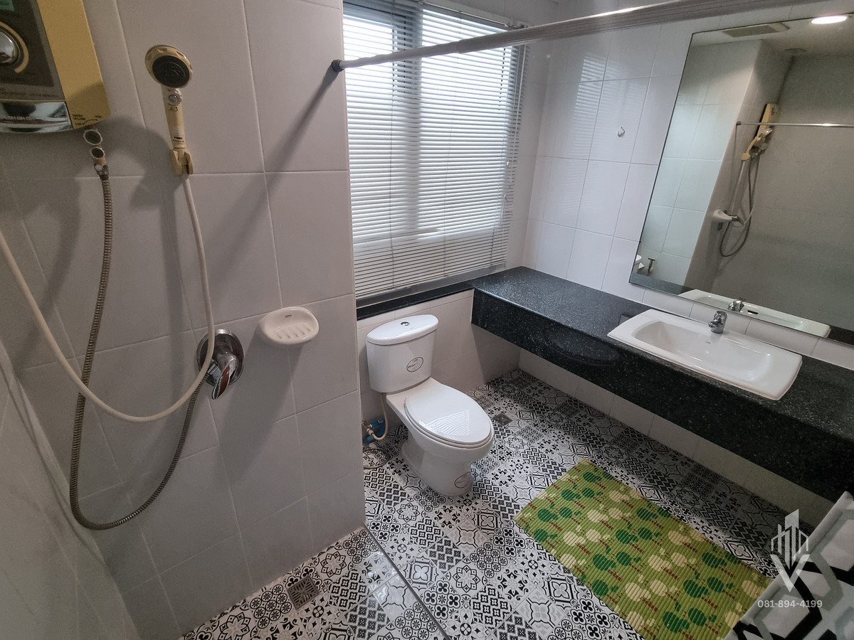 For SaleCondoRatchathewi,Phayathai : Rare Find! Spacious 2BR Living & High-Yield Investment 🌟 The Platinum Condo | 68 sq.m. | Fully Furnished