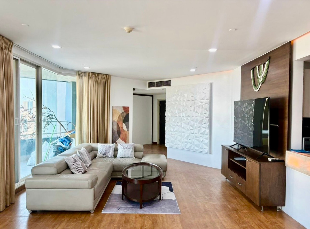 For RentCondoWongwianyai, Charoennakor : ปล่อยเช่าคอนโดหรูริมน้ำเจ้าพระยา วิวแม่น้ำแบบเต็มตา ไม่มีตึกบัง  Watermark Chaophraya 