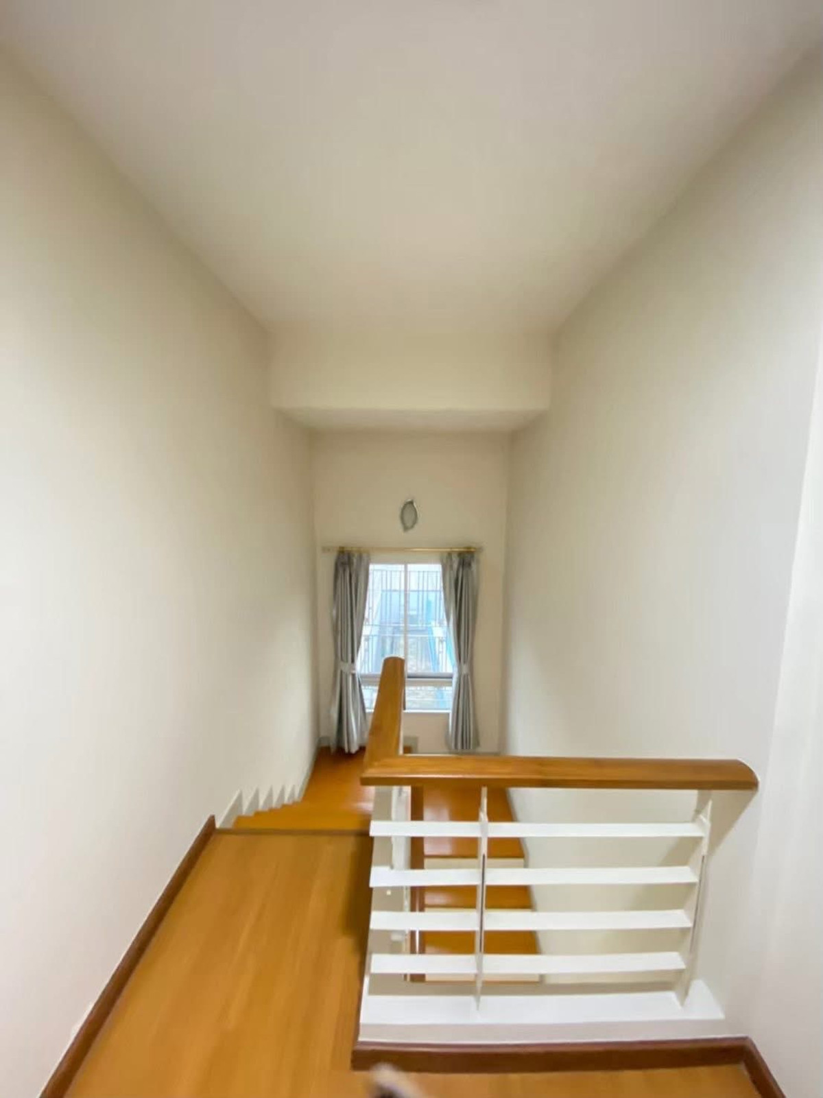 ให้เช่าทาวน์โฮมพัฒนาการ ศรีนครินทร์ : ให้เช่าทาวน์โฮม บ้านกลางเมือง เออร์บาเนี่ยน พระราม 9 – วงแหวน ใกล้ The Mall บางกะปิ และ Airport Link 