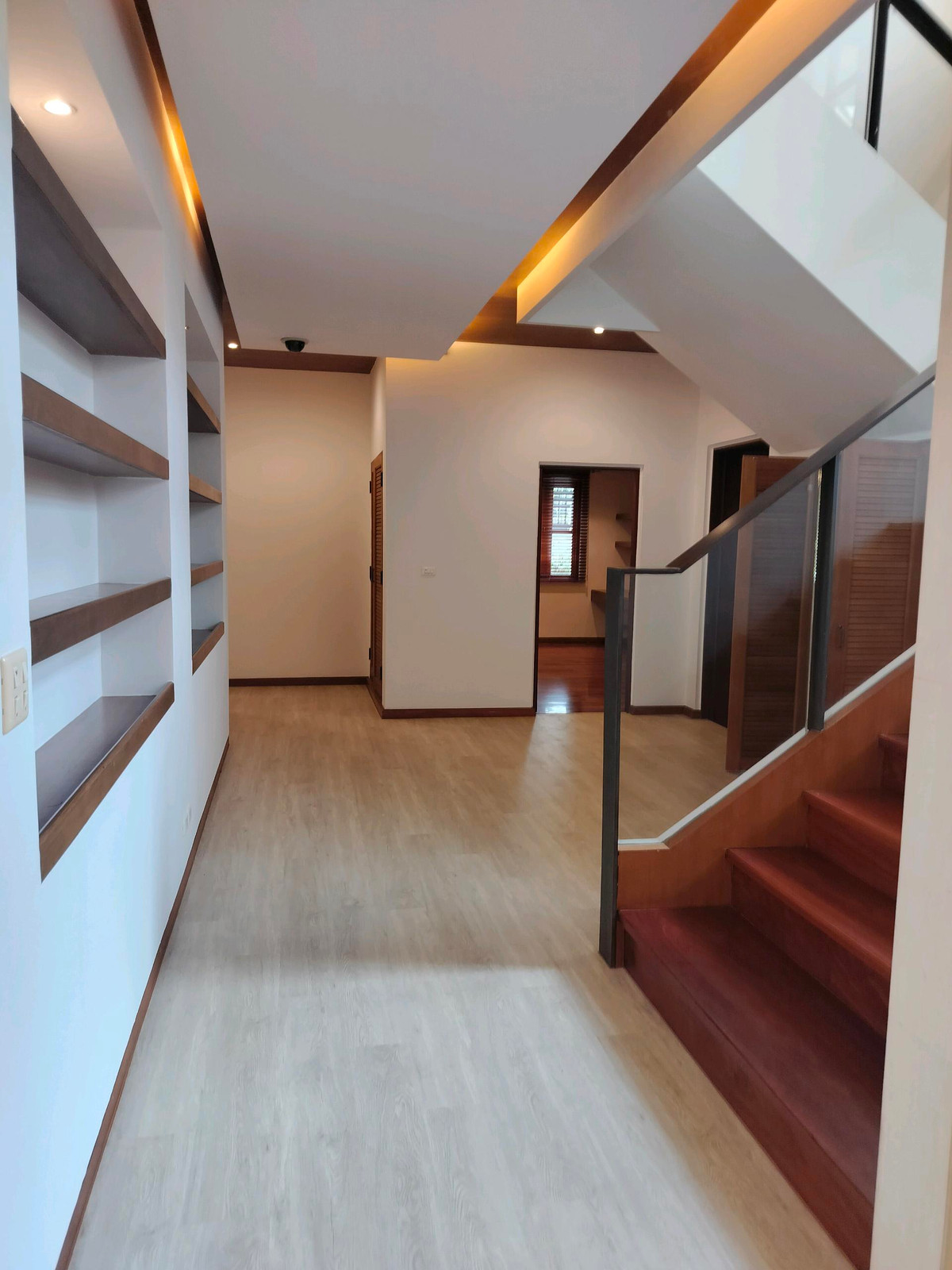 For RentHouseBangna, Bearing, Lasalle : Urgent Rent 4 Bedrooms private pool villa near Bangkok Patana school Call: 083-966-3665