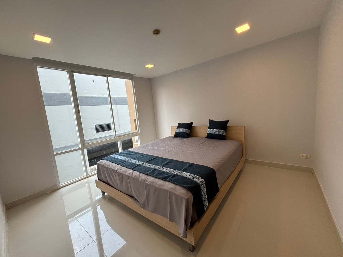 For RentCondoSukhumvit, Asoke, Thonglor : For rent: The Alcove 49, private, quiet, in the heart of Sukhumvit 49, large room, 1 bedroom, excellent condition, ready to move in.