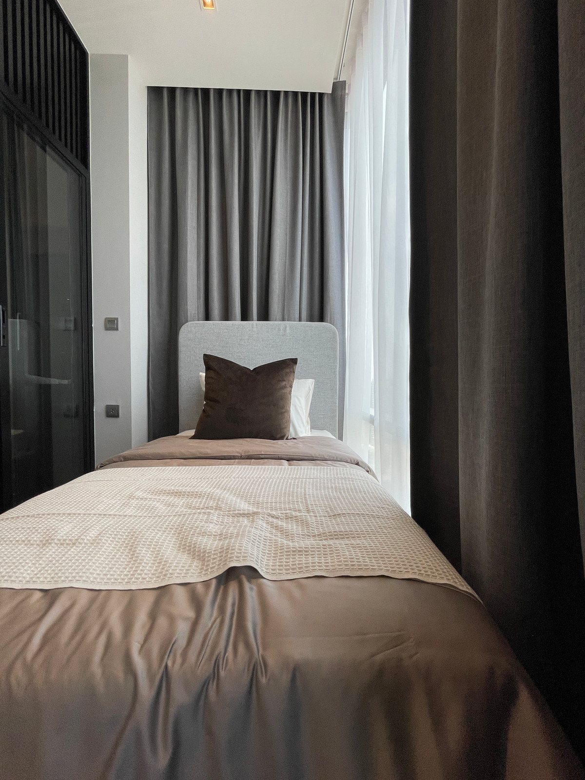 ขายคอนโดสีลม ศาลาแดง บางรัก : [THE PEAK OF SILOM] ASHTON SILOM – Rare 2BR Unit | ชั้น 32 วิวขอบฟ้า ประสบการณ์อยู่คอนโดที่เหมือนอยู่บ้าน 