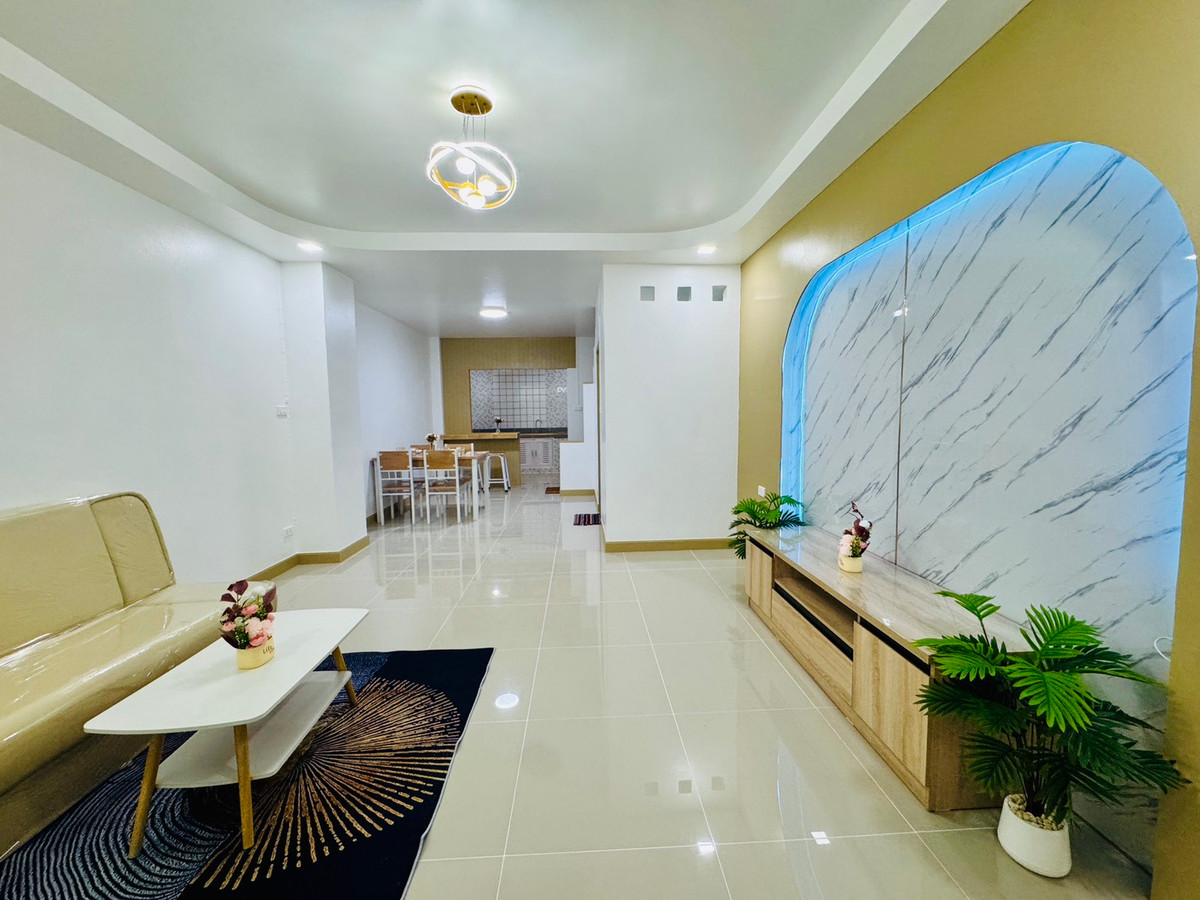 ขายทาวน์โฮมนนทบุรี บางใหญ่ บางบัวทอง : ขายทาวน์เฮ้าส์ร่มเงาไม้ วัดลาดปลาดุก หลังมุมติดถนนเมน 16 ตร.ว. ค้าขายได้ ฟรีโอน