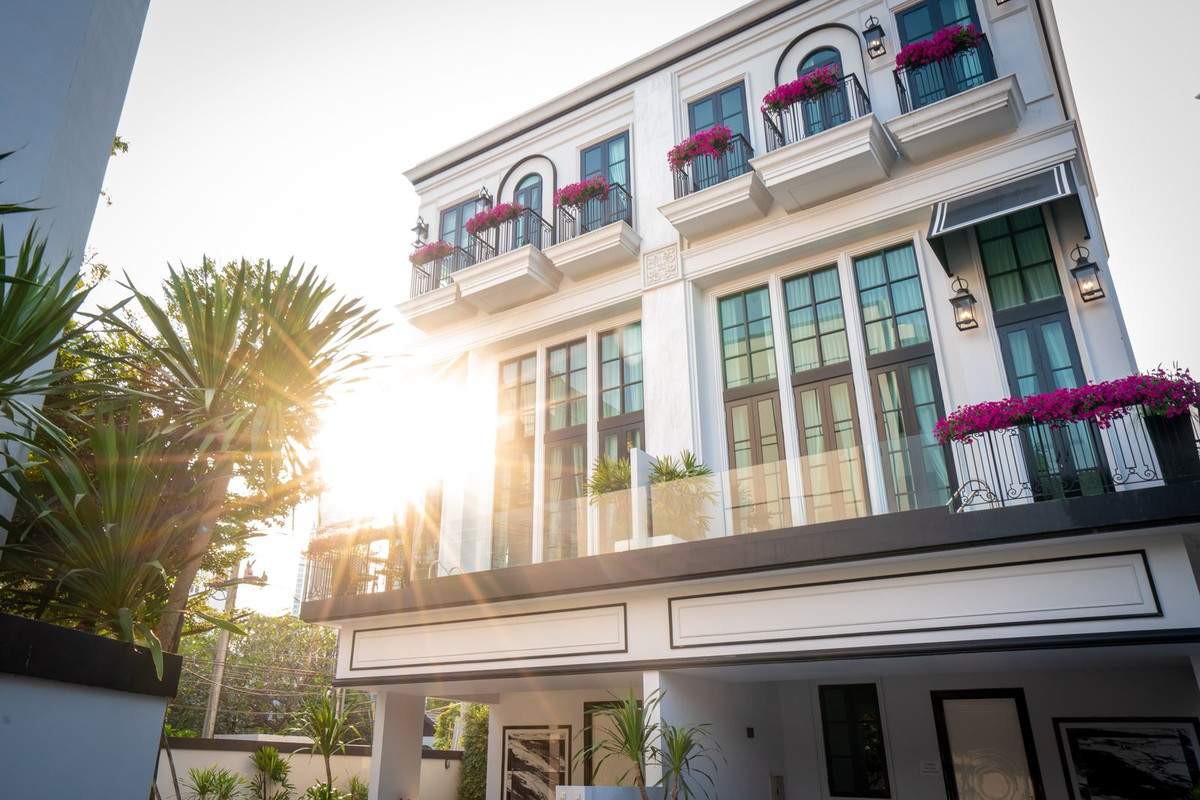 For RentHouseSukhumvit, Asoke, Thonglor : 🔥 Luxury House for Rent – Maison Blanche Sukhumvit 67 | 3 Bedrooms 301 SQ.M. | Prime Phra Khanong Location