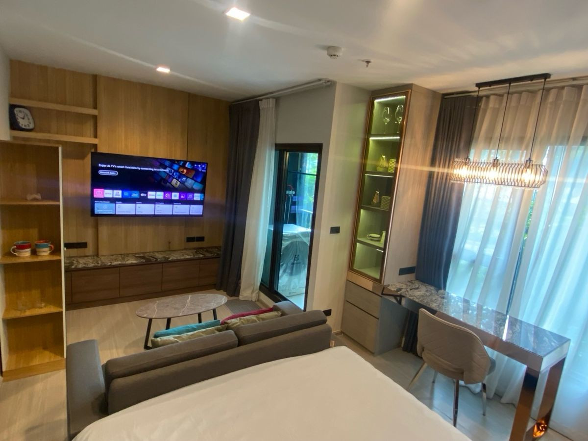 For RentCondoRama9, Petchburi, RCA : Condo, 7th floor, fully furnished, beautifully decorated, for rent, Rama 9-New Phetchaburi area, near MRT Rama 9, only 600 meters.