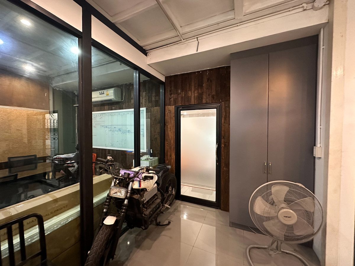 ขายที่ดินโชคชัย4 ลาดพร้าว71 : ที่ดิน ซอยลาดพร้าว 94 / 52 ตร.ว. (ขาย), Land Soi Lat Phrao 94 / 52 Sq.wah (FOR SALE) TPM374