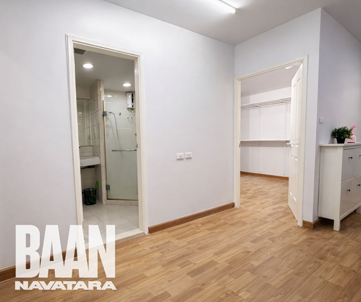 ให้เช่าคอนโดเกษตร นวมินทร์ ลาดปลาเค้า :  คอนโดบ้านนวธารา 61ตรม. ชั้น1 ห้องอยู่บริเวณหัวมุม เงียบสงบ  ถเข้าได้ 2 ทาง หน้าห้อง เข้าจากที่จอดรถ และ หลังห้อง ออกไปเป็นสระว่ายน้ำและ fitness