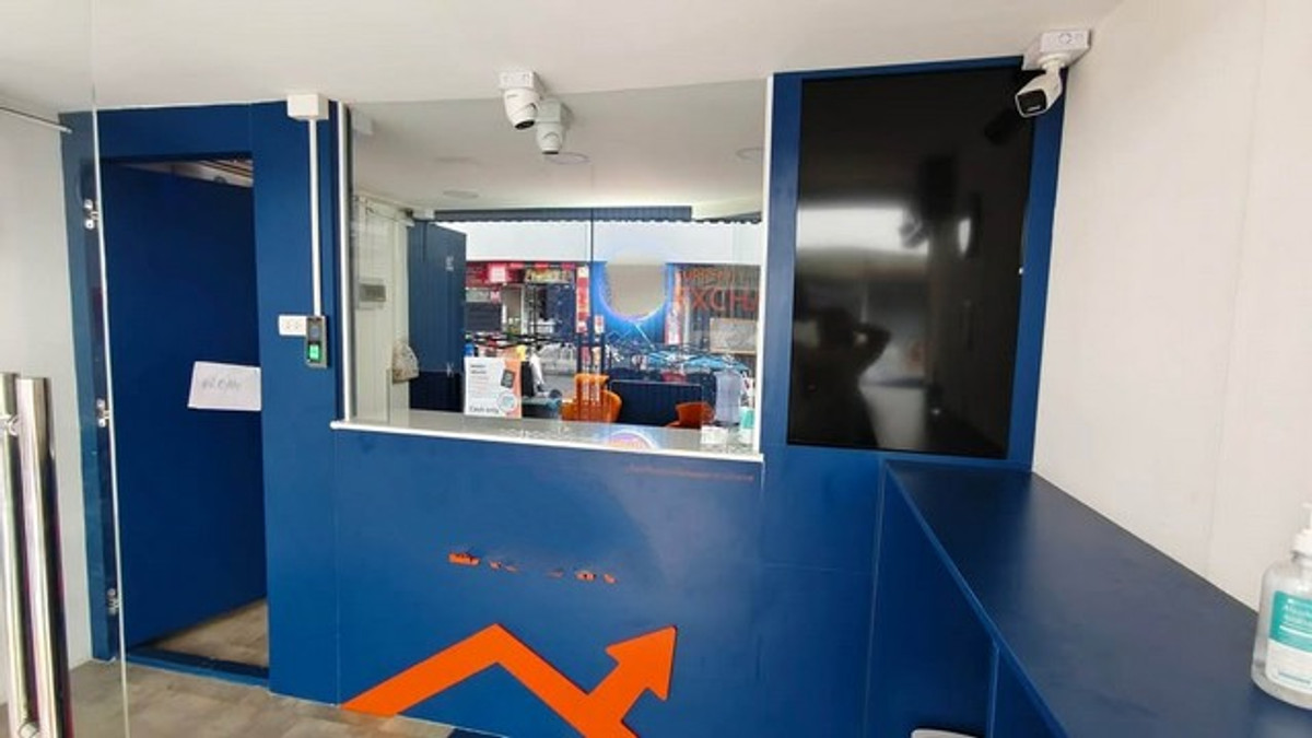 For RentShop HouseRatchathewi,Phayathai : HR3367 4-story building for rent, Pratunam-Ratchaprarop. Located in the heart of the busiest economic and commercial area in Bangkok. Convenient travel close to shopping