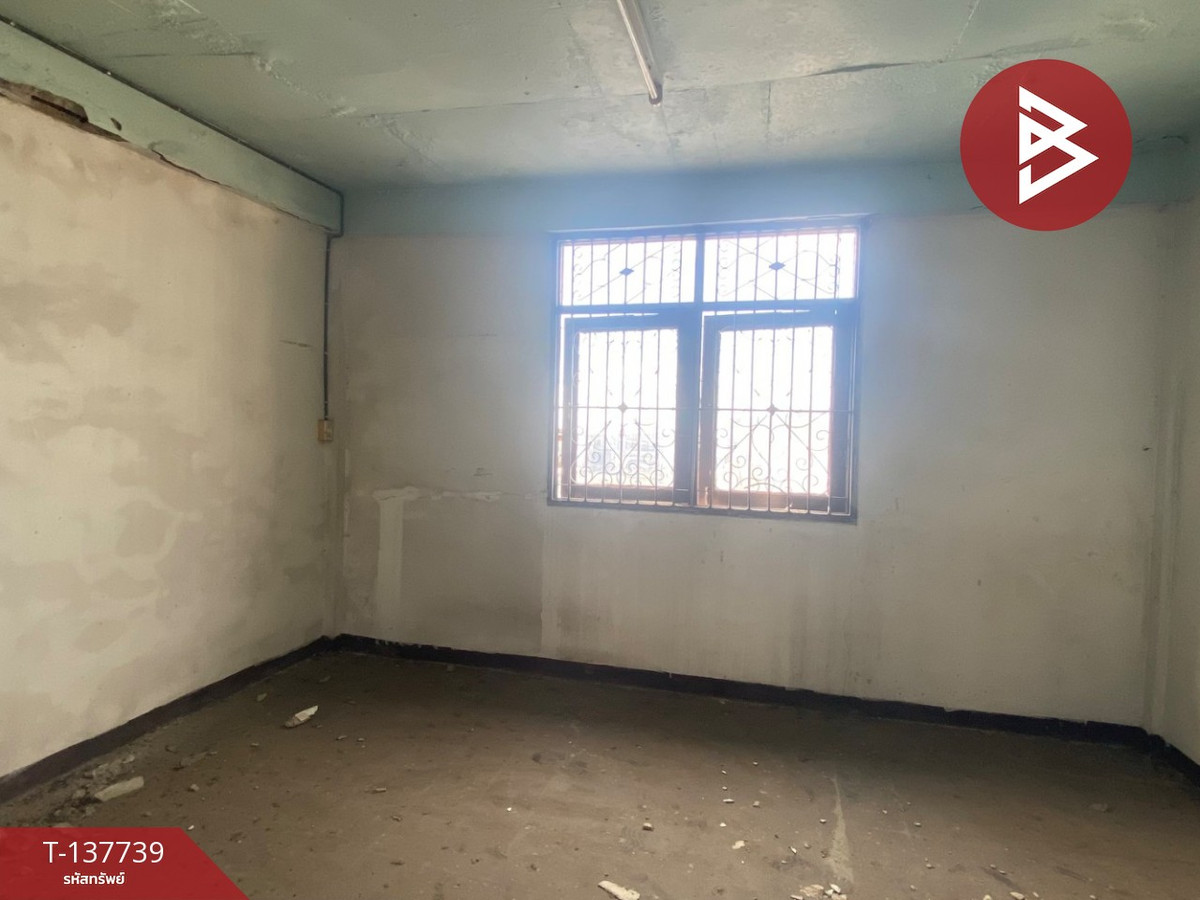 For SaleShop HouseBang kae, Phetkasem : 4-story commercial building for sale, area 24.1 sq m, Bangkok, next to Phetkasem Road, near MRT Bang Khae.