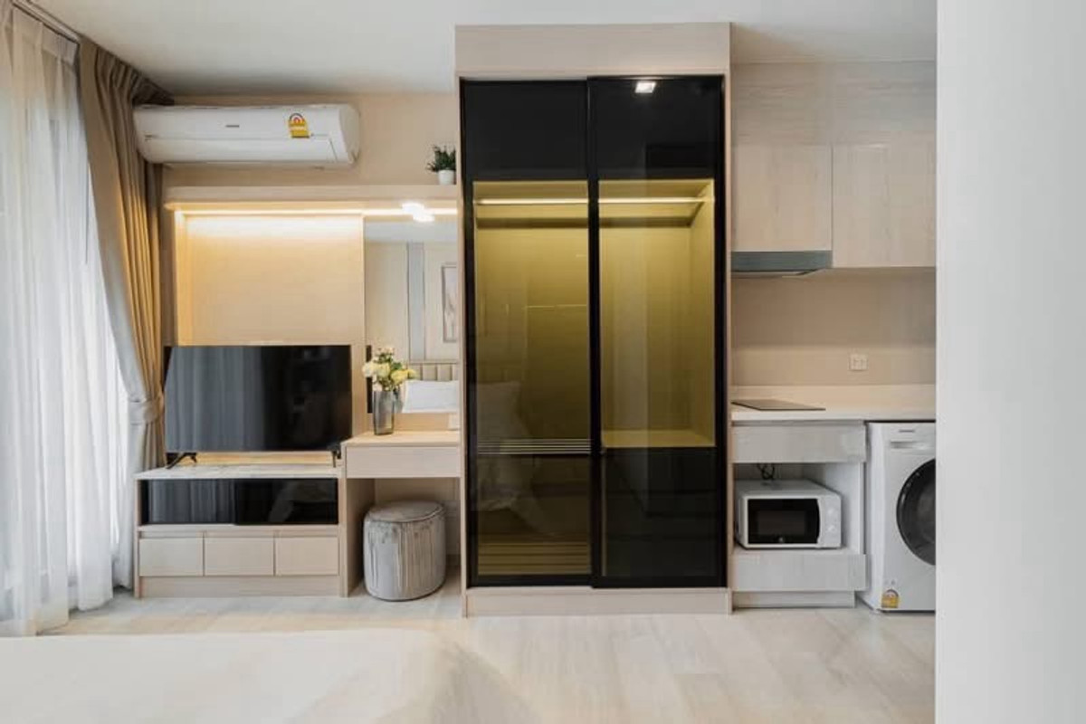 For RentCondoWitthayu, Chidlom, Langsuan, Ploenchit : Life One Wireless Condo, Embassy view, beautiful room, built-in throughout, ready to move in.