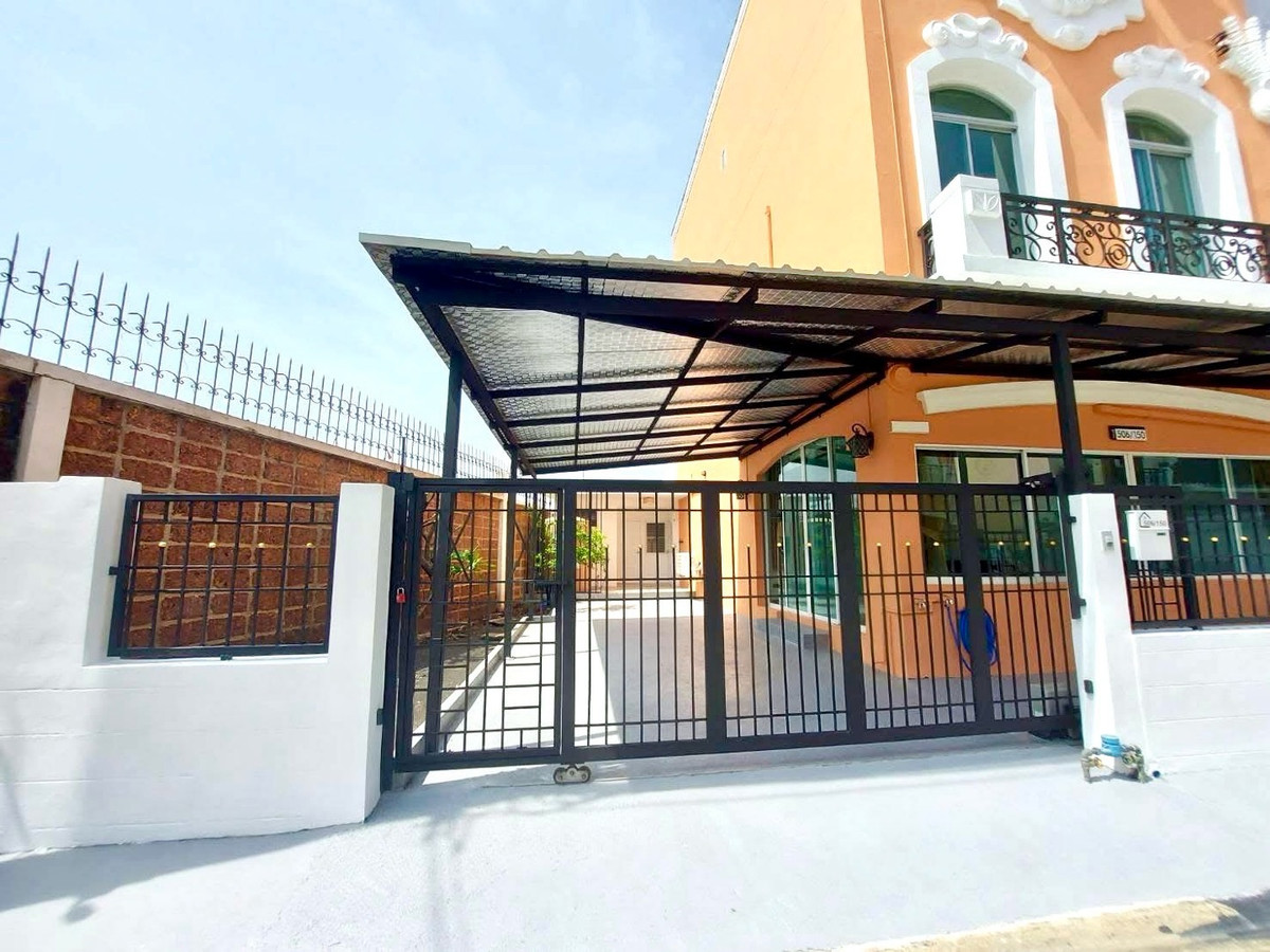 ให้เช่าทาวน์โฮมรัชดา ห้วยขวาง : หมู่บ้านกลางเมือง Grand de Paris ติดกับ รร.นานาชาติสิงคโปร์ SISB ประชาอุทิศ ห้วยขวาง บ้าน 3ชั้น  4 ห้องนอน 4ห้องน้ำ