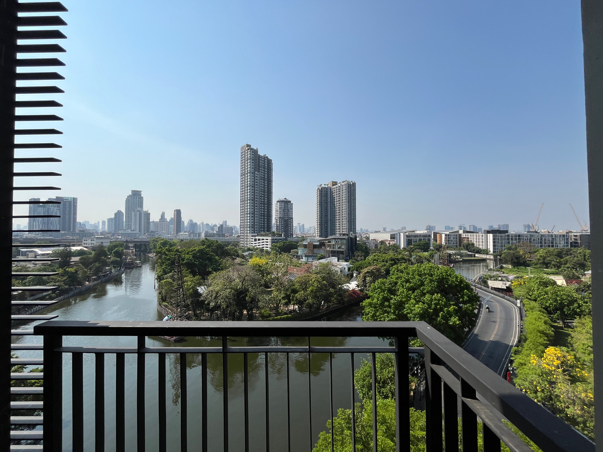 ให้เช่าคอนโดอ่อนนุช อุดมสุข : Condo for rent, rare to find available, cozy vibe condo in Onnut