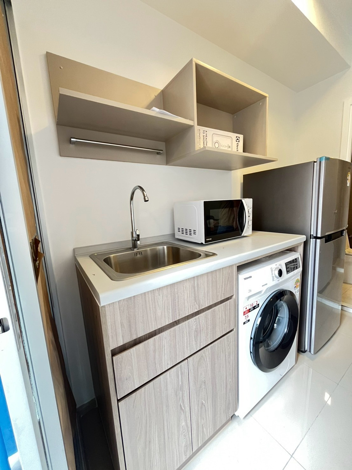 ให้เช่าคอนโดวิภาวดี ดอนเมือง หลักสี่ : คอนโดใหม่ ห้องว่างพร้อมเข้าอยู่ ตกแต่งครบทุกอย่าง (23 ตร.ม.) ราคา 7,500/เดือน ฟรีที่จอดรถ ฟรีค่าส่วนกลาง  