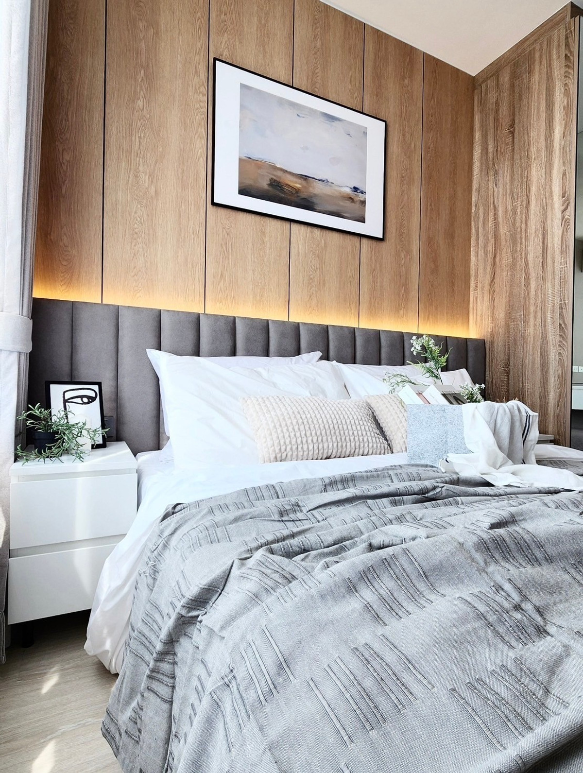 For RentCondoPinklao, Charansanitwong : Condo for rent, New Noble Fai Chai, beautiful room exactly as described, next to MRT Fai Chai.