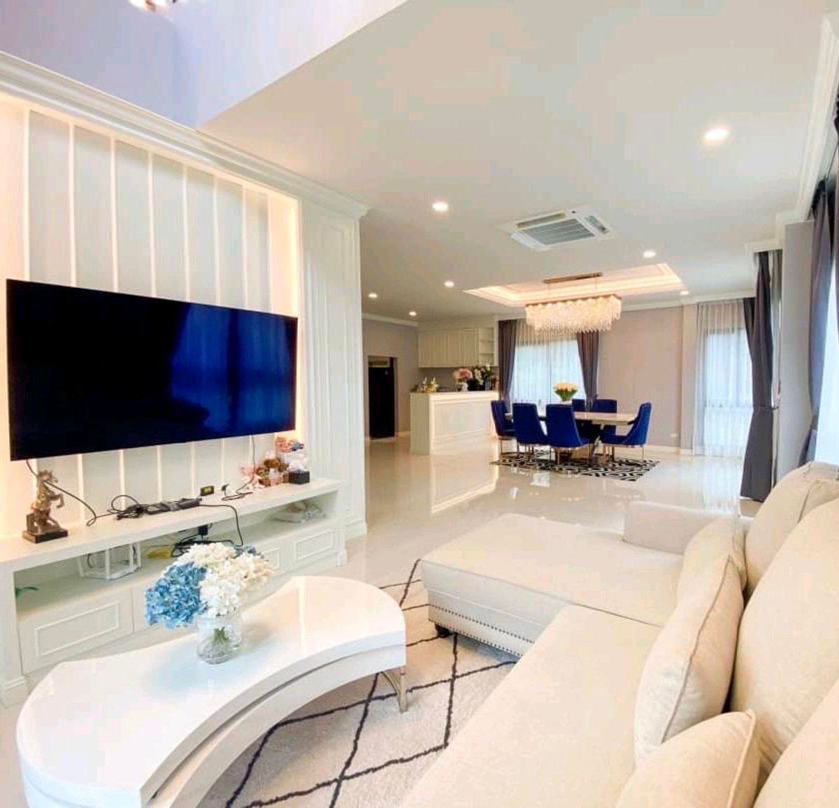 For RentHouseBangna, Bearing, Lasalle : For Rent 4 Bedrooms The City Bangna Km7 Call: 083-966-3665