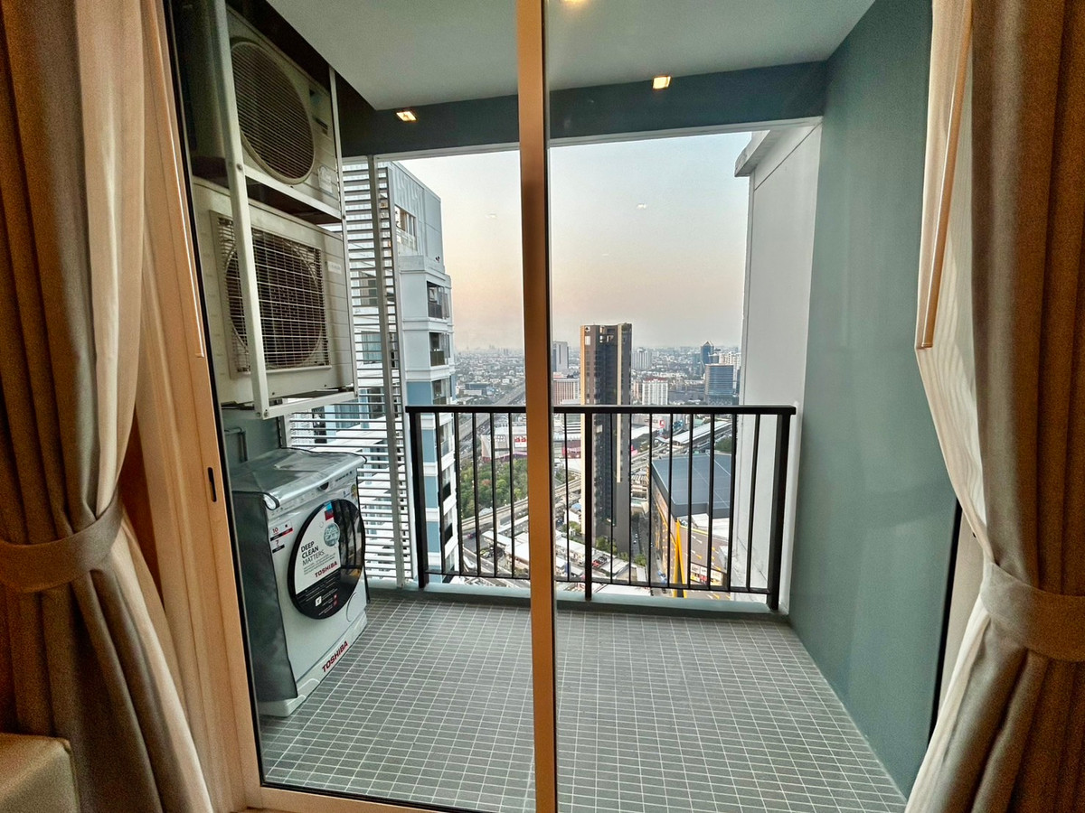 ให้เช่าคอนโดลาดพร้าว เซ็นทรัลลาดพร้าว : ให้เช่า 📍 The Saint Residences 📍 เฟอร์นิเจอร์ และ เครื่องใช้ไฟฟ้าครบ ใกล้ BTS ห้าแยกลาดพร้าว