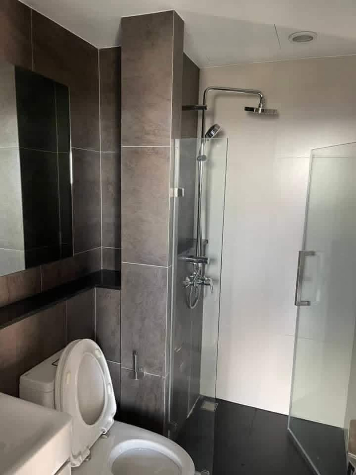 ขายคอนโดปิ่นเกล้า จรัญสนิทวงศ์ : ขาย 𝐔𝐫𝐛𝐚𝐧𝐨 𝐑𝐚𝐣𝐚𝐯𝐢𝐭𝐡𝐢 (เออร์บาโน่ ราชวิถี) ชั้น21 ราคาดี 3.1 ลบ. (ผ่อนตรงกับเจ้าของได้ 1ปี) ห่างจาก MRT สิรินธร 100 เมตร  (31 Sq.m. 1BR & 1Bath) --- Agent Top 084-8751655