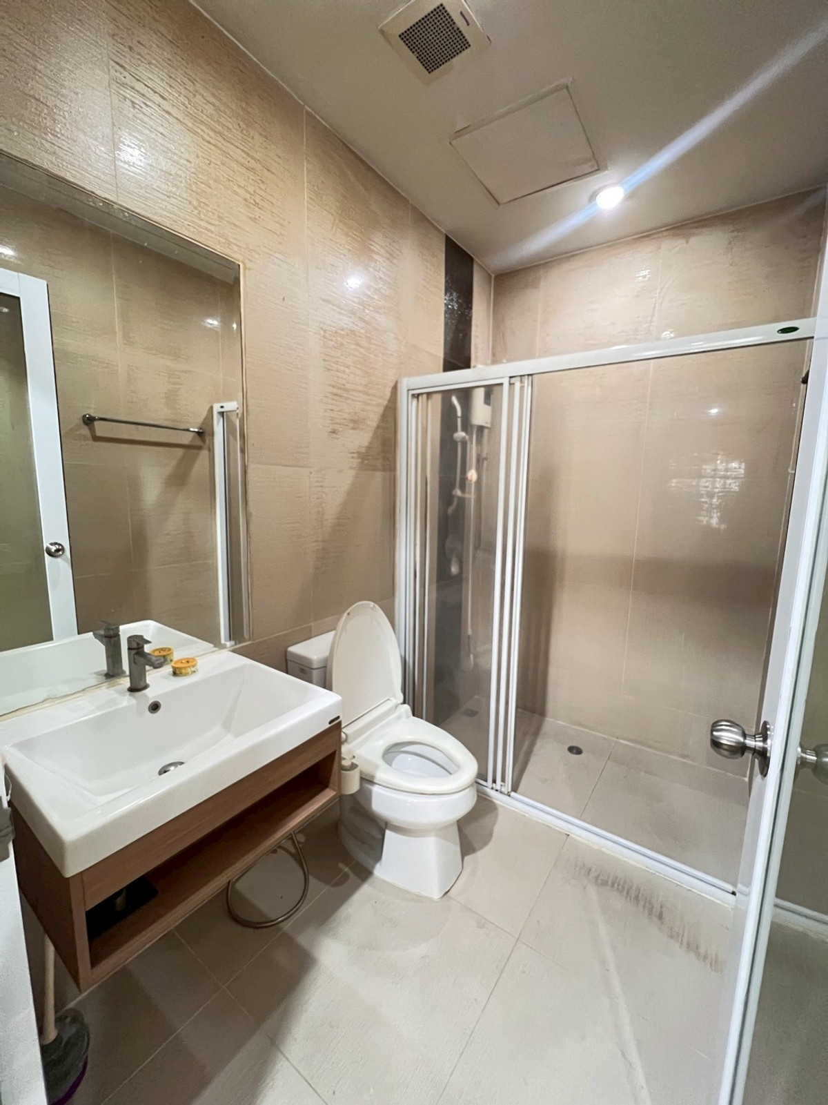 For RentCondoLadprao101, Happy Land, The Mall Bang Kapi : Pet Friendly Happy Condo Lat Phrao 101, South Building 1 bed