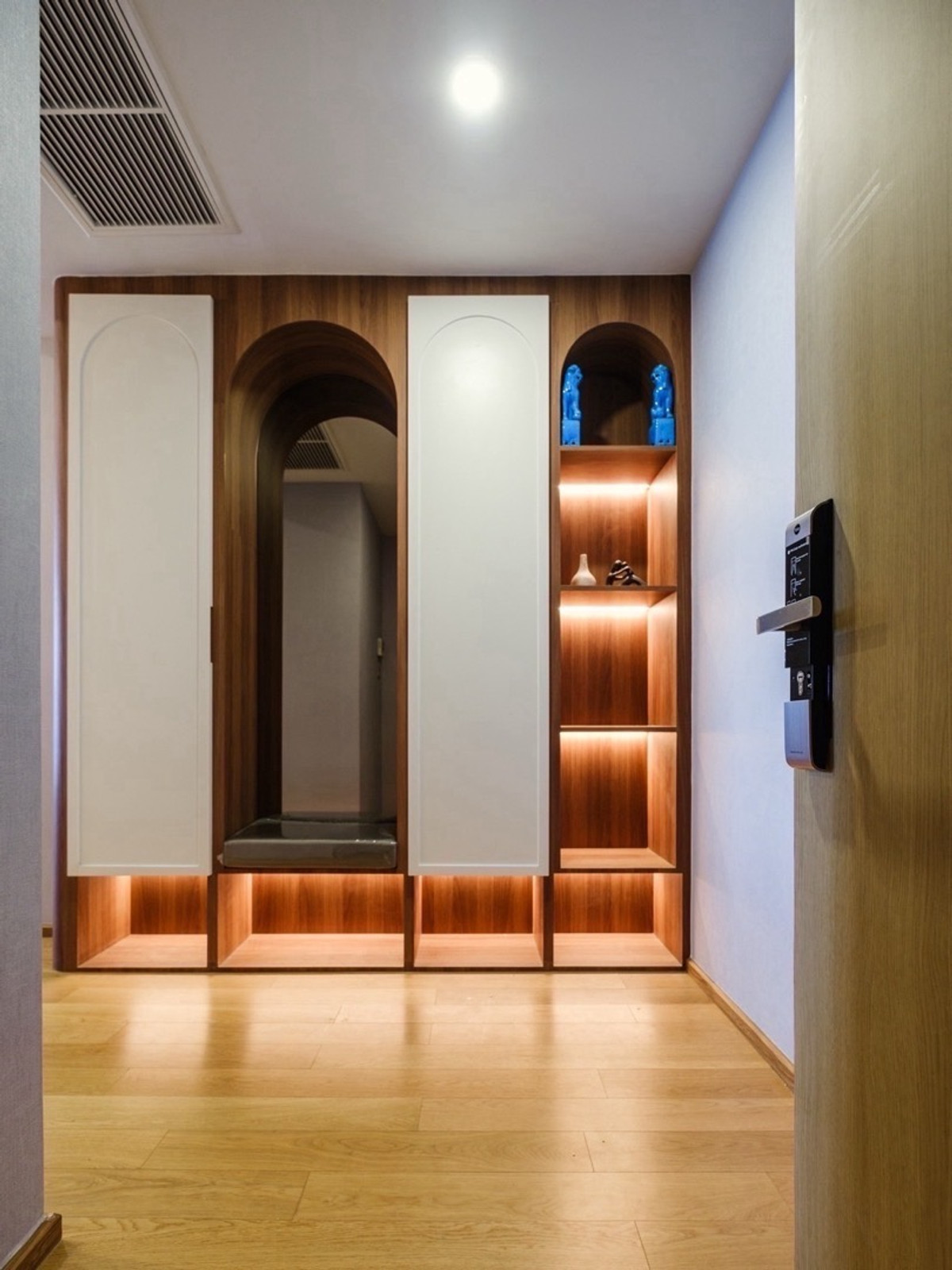 For RentCondoNana, North Nana,Sukhumvit13, Soi Nana : For rent Hyde Sukhumvit 13 ☎️ 0912322009