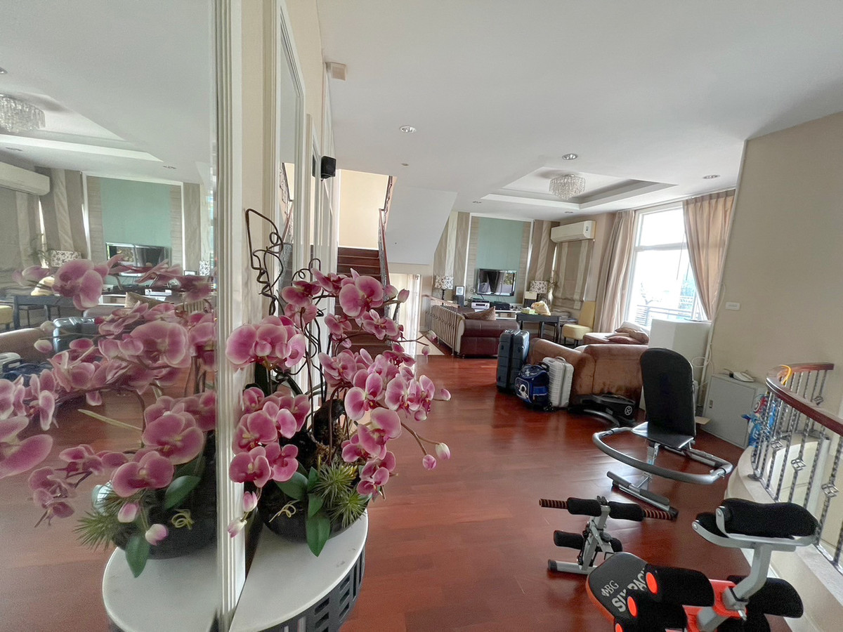 For SaleHouseNawamin, Ramindra : Grand Bangkok Boulevard Ratchada - Ramindra / 5 bedrooms (For Sale), Grand Bangkok Boulevard Ratchada - Ramindra / 5 Bedrooms (FOR SALE) MNT051
