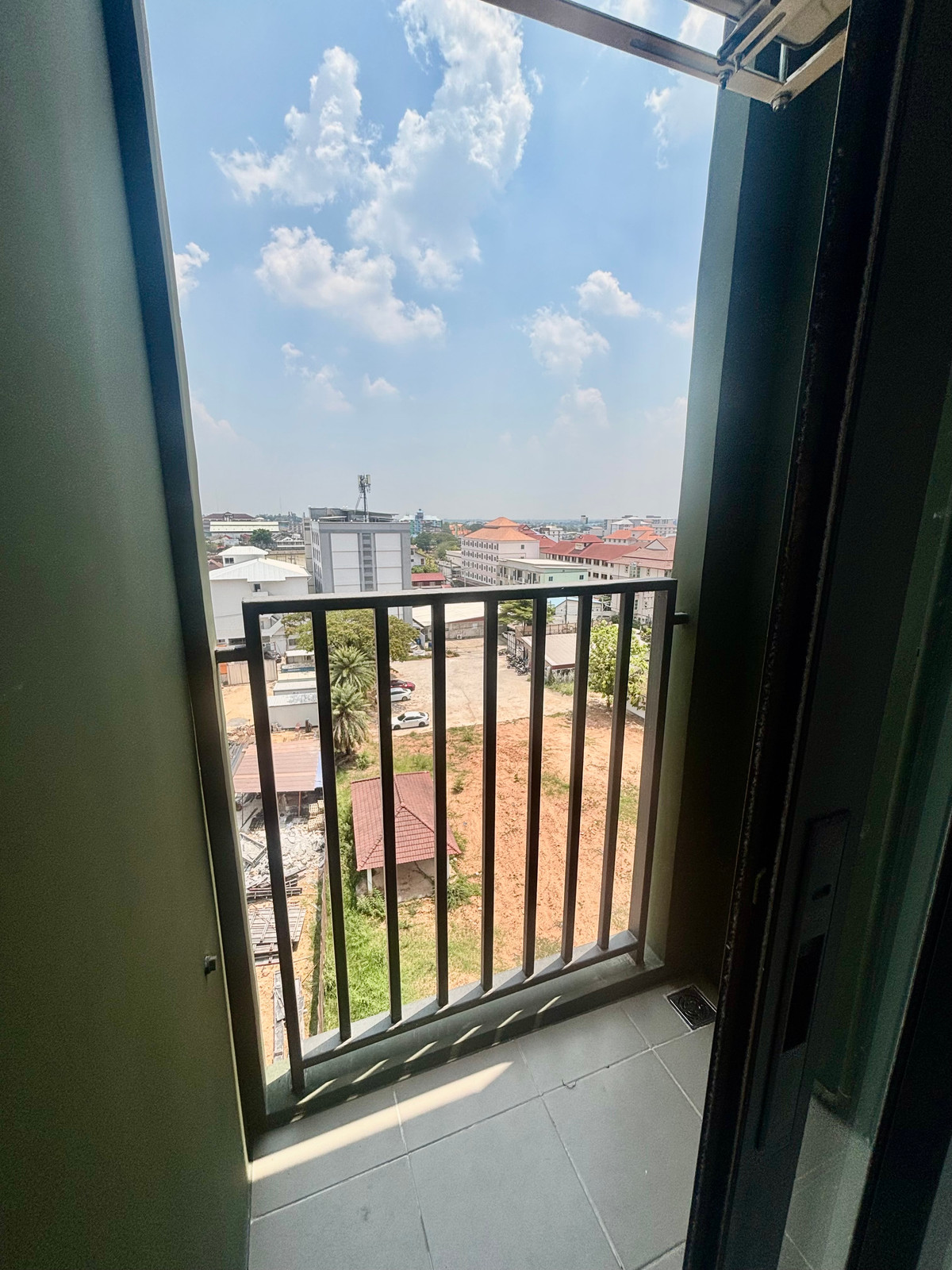 ให้เช่าคอนโดขอนแก่น : ปล่อยเช่าดี คอนโด ชั้นสูง 