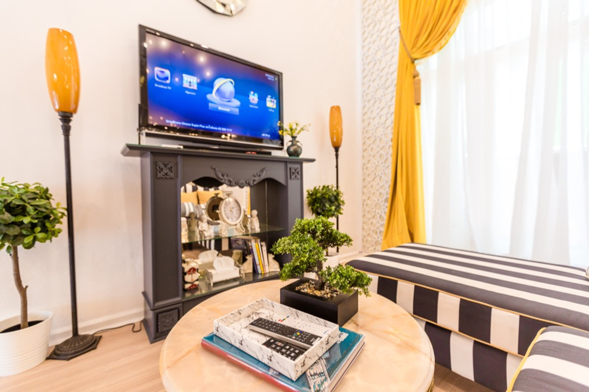 ให้เช่าทาวน์โฮมเลียบทางด่วนรามอินทรา : ทาวน์โฮม 4 ชั้น ตกแต่งสวยงาม พร้อมเฟอร์นิเจอร์ ให้เช่า ย่านรามอินทรา-ประดิษฐ์มนูธรรม ใกล้แม็คโคร ฟู้ดเซอร์วิส ประดิษฐ์มนูธรรม เพียง 400 เมตร