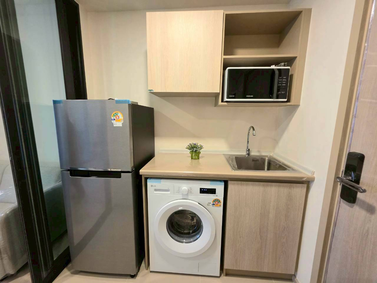 ให้เช่าคอนโดปทุมธานี รังสิต ธรรมศาสตร์ : ให้เช่า! ห้องใหม่ ไม่เคยมีผู้เช่า dcondo Shine รังสิต ✨ Rare Item ส่วนตัวสุดๆ ไม่มีห้องตรงข้าม เฟอร์-เครื่องใช้ไฟฟ้าครบ หิ้วกระเป๋าเข้าอยู่ได้เลย! 