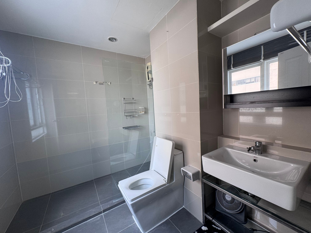 ให้เช่าคอนโดลาดพร้าว เซ็นทรัลลาดพร้าว : Sym Vibha Ladprao 2 ห้องนอน ห้องมุม รีโนเวทใหม่ ทำเลดีมาก ใกล้ central ladprao สวนจตุจักร, bts ,mrt