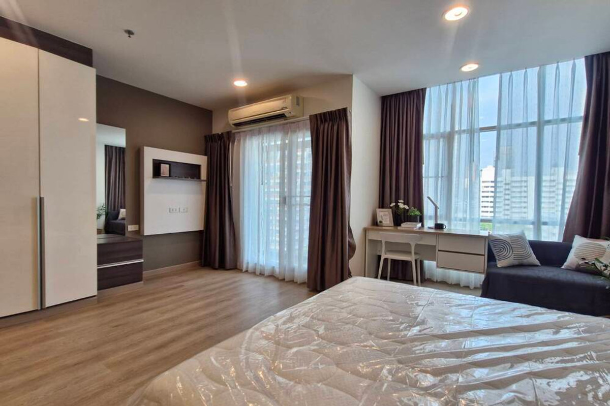 For RentCondoSathorn, Narathiwat : For Rent !! East Facing !! Code C20240600009..........Centric Sathorn St.Louis, 1 bedroom, 1 bathroom, furnished, ready to move in