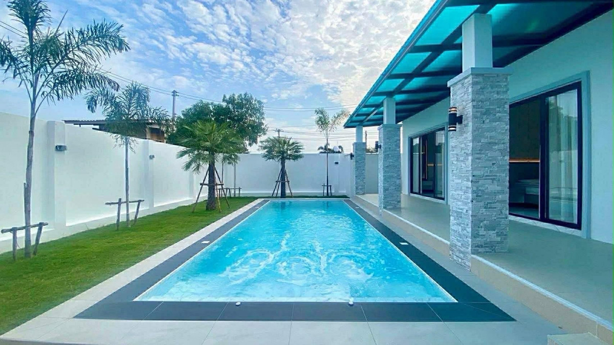 For SaleHousePattaya, Bangsaen, Chonburi : Luxury Pool Villa for Sale Huai Yai, Brand New House with Private Pool Near Sukhumvit Road and Jomtien Beach, Ideal for Investment and Daily Rental