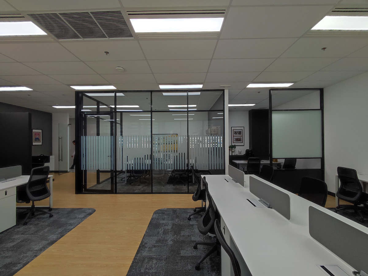 ให้เช่าสำนักงานนานา : ออฟฟิศ สำนักงานให้เช่า ตกแต่งพร้อมเข้าอยู่ สุขุมวิท นานา (Office For Rent) อาคาร เจแอลเค ทาวเวอร์ ( JLK Tower Office Building ) พื้นที่สำนักงาน ขนาด 116 ตารางเมตร ใกล้รถไฟฟ้า BTSนานา, วัฒนา, สุขุมวิท, อโศก, เพลินจิต