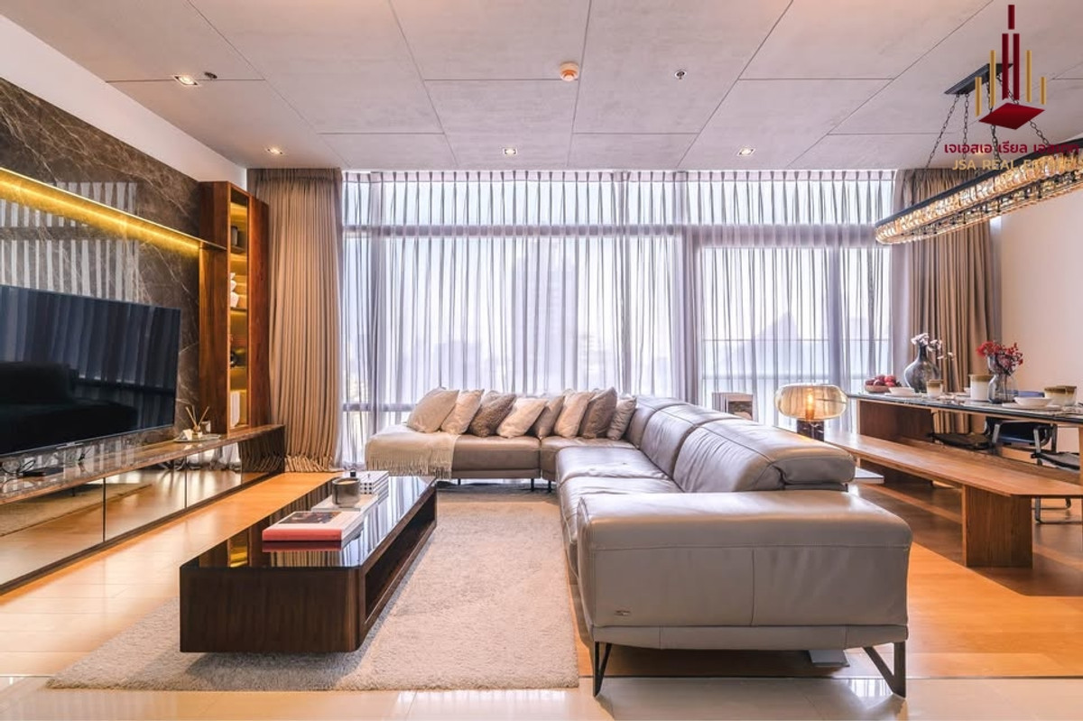 ให้เช่าคอนโดพระราม 9 เพชรบุรีตัดใหม่ RCA : ✨ For Rent: Circle Living Prototype Condo ✨  💰 Only 75,000 THB/month