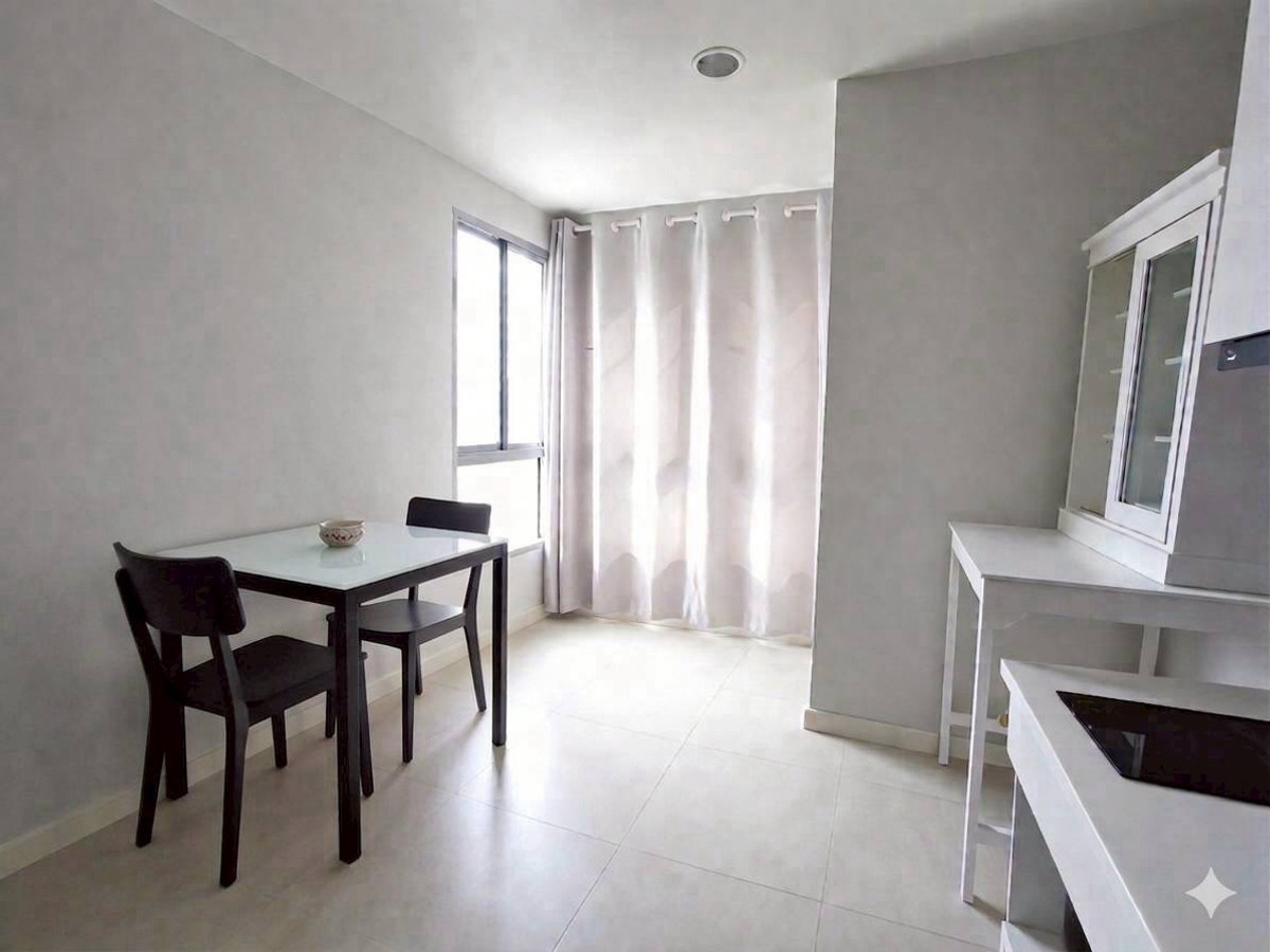 For RentCondoRatchadapisek, Huaikwang, Suttisan : Centric Ratchada-Sutthisan **For rent** 1 bedroom, 12A floor, corner room, ready to move in, rent 15,000 baht.
