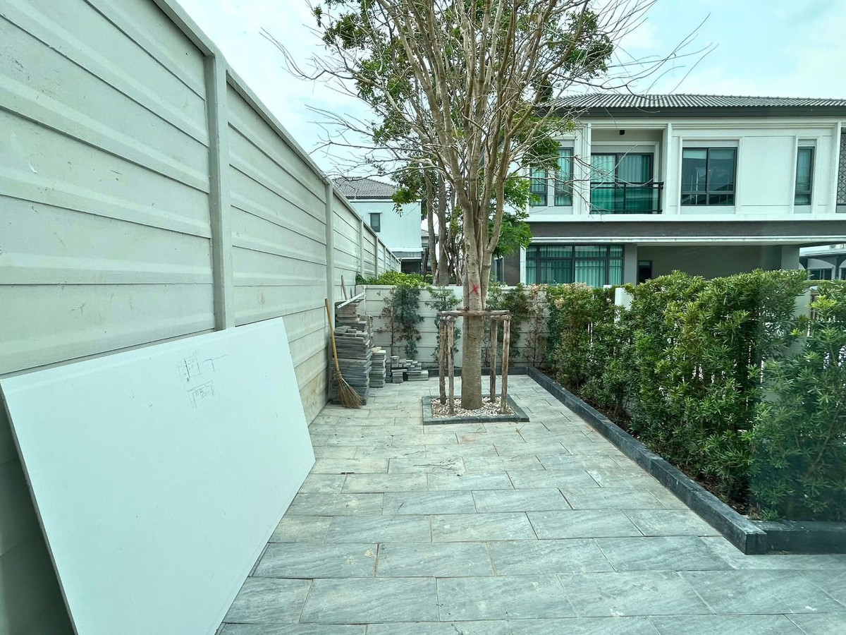 ให้เช่าบ้านลาดกระบัง สุวรรณภูมิ : ᚱ ให้เช่า ✅รับระยะสั้น 🔥 4 ห้องนอน 1 ห้องแม่บ้าน🔥บ้านเดี่ยว แกรนด์ บริทาเนีย พระราม 9 – กรุงเทพกรีฑา ใกล้ โรงเรียนนานาชาติเวลลิงตัน 