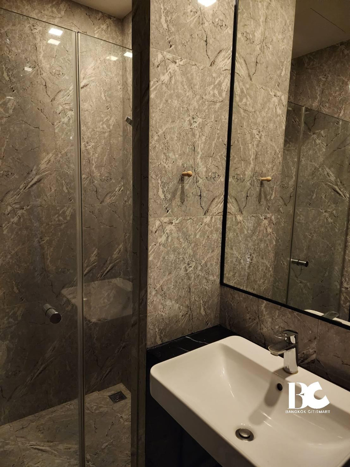 ให้เช่าคอนโดสุขุมวิท อโศก ทองหล่อ : 🔥 HOT DEAL 1 bedroom for rent at Ashton asoke 🔥