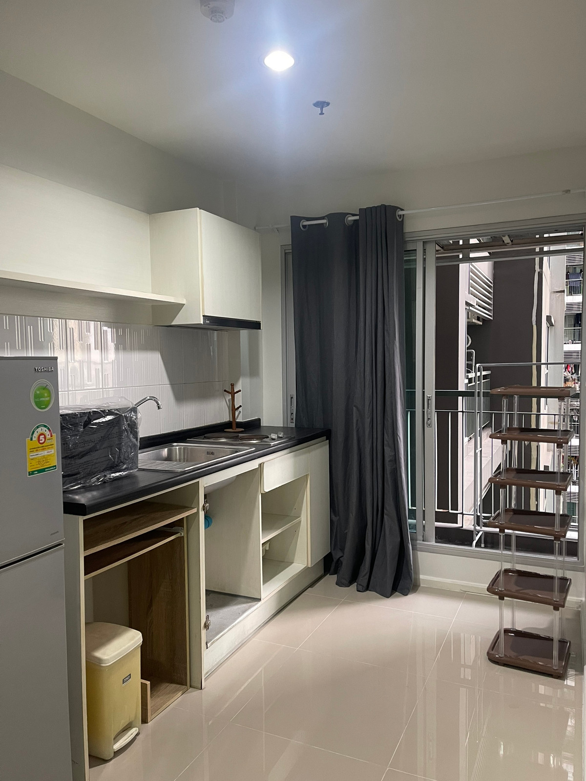 For RentCondoRama9, Petchburi, RCA : !! Beautiful room for rent, Condo Aspire Rama 9, near MRT Rama 9.