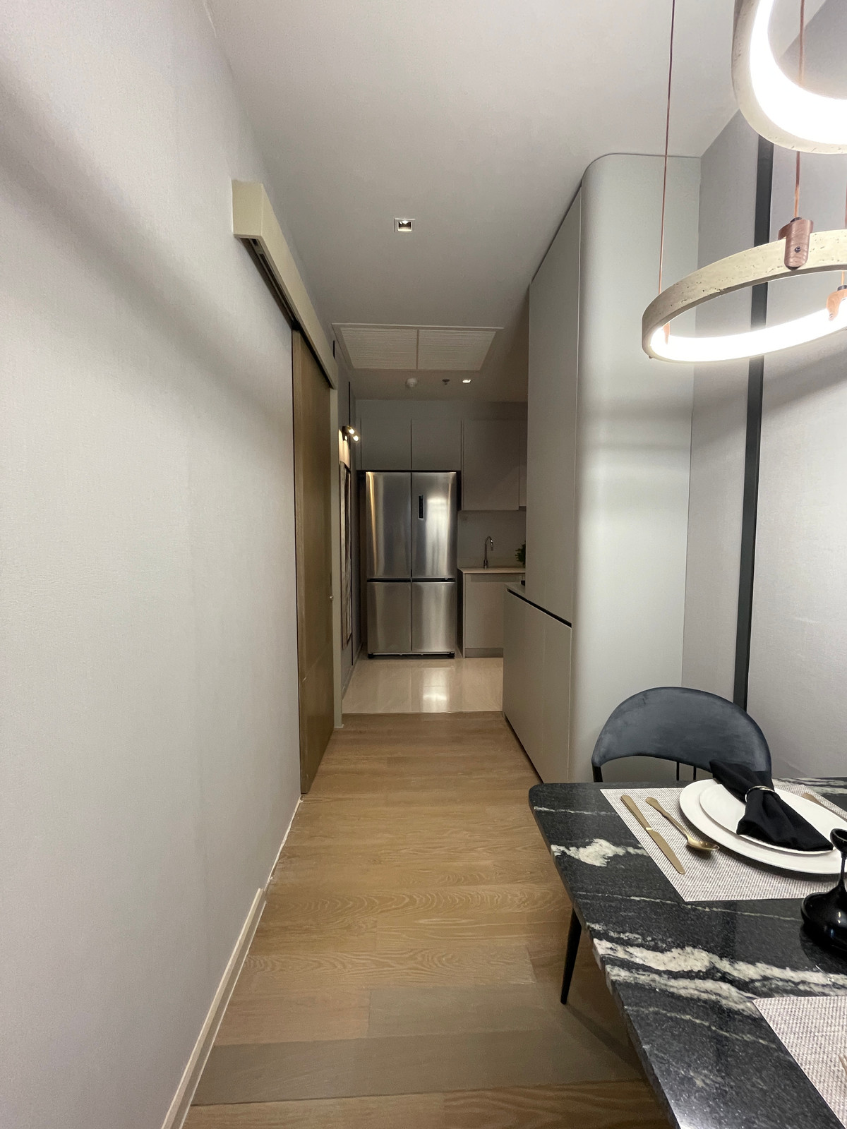 ขายคอนโดสีลม ศาลาแดง บางรัก : [THE PEAK OF SILOM] ASHTON SILOM – Rare 2BR Unit | ชั้น 32 วิวขอบฟ้า ประสบการณ์อยู่คอนโดที่เหมือนอยู่บ้าน 