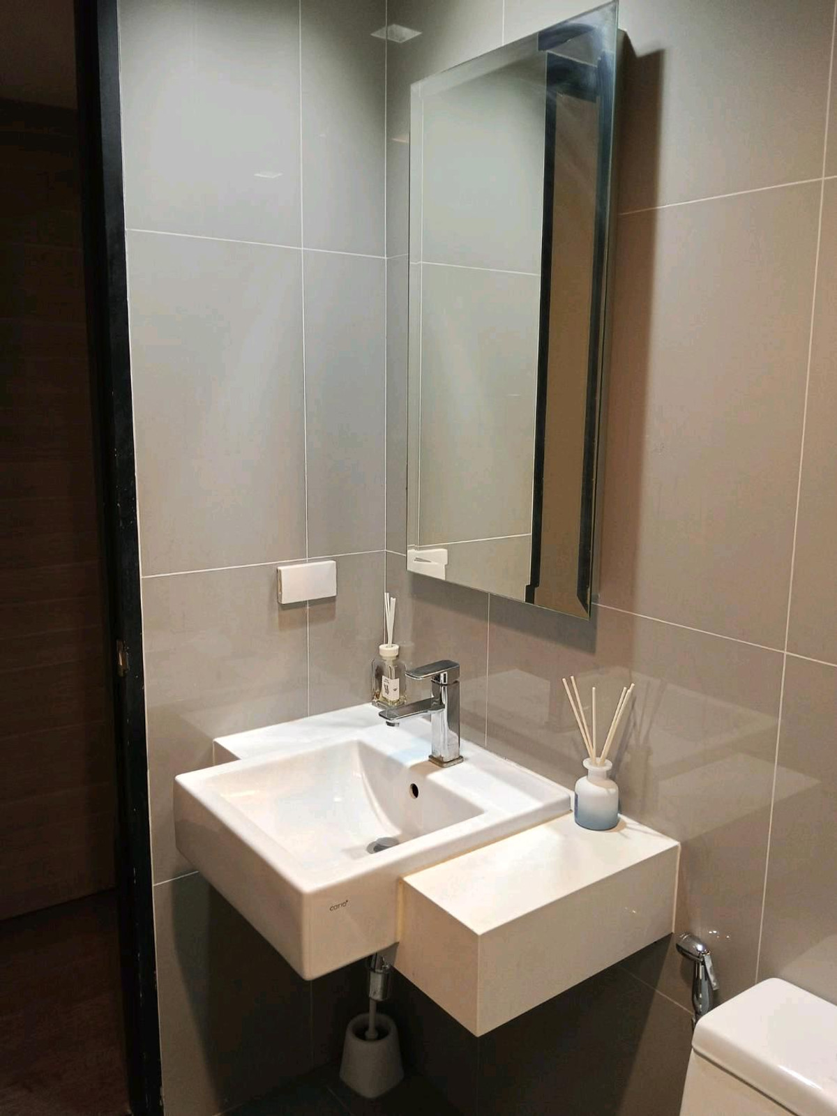 ให้เช่าคอนโดพัทยา บางแสน ชลบุรี สัตหีบ : Posh Pattaya​ ห้องมุม วิวทะเล+city