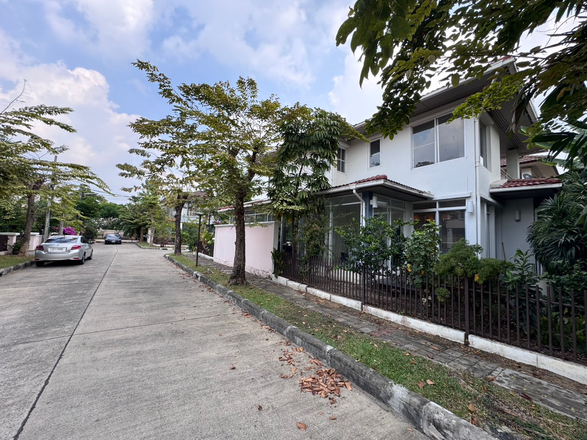 For SaleHouseKaset Nawamin,Ladplakao : Bangkok Villa Praditmanutham 3 / 3 Bedrooms (FOR SALE) MNT038